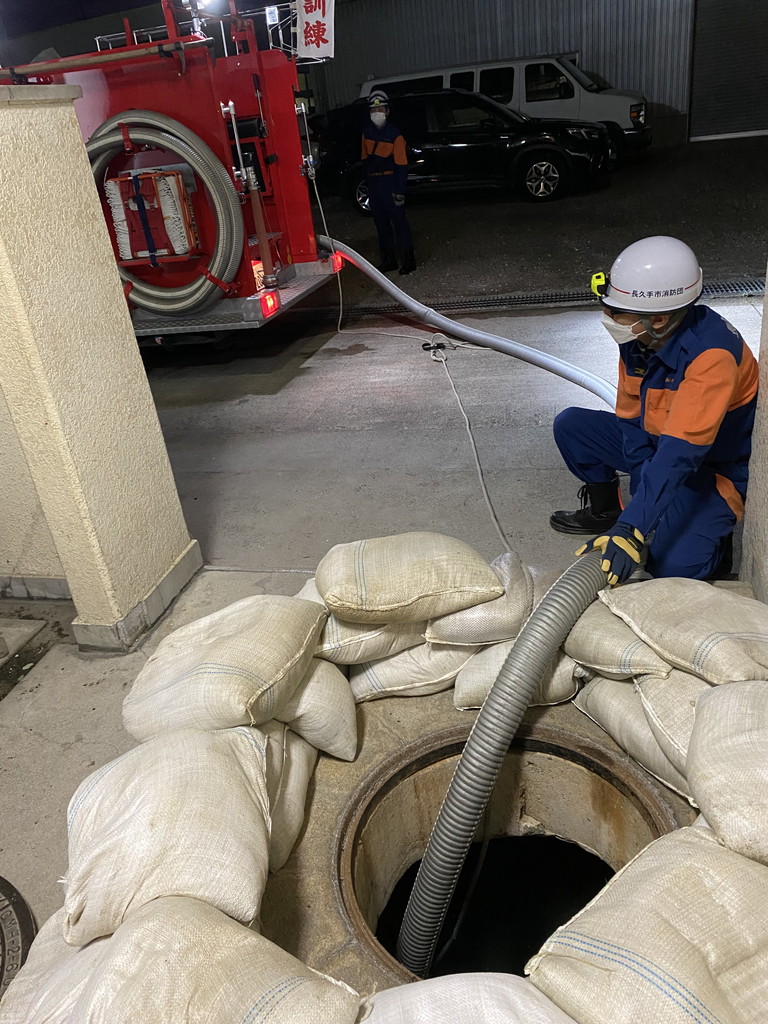 マンホール水防工法