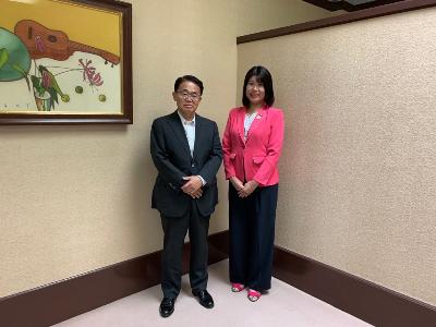 大村愛知県知事との記念撮影の写真