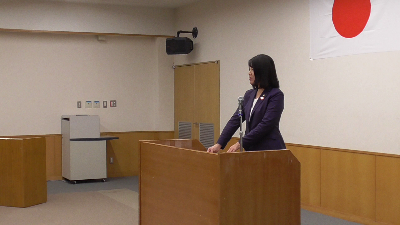 年末訓示式であいさつしている写真