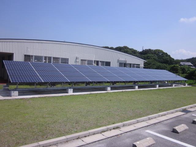 ながくてエコハウス(長久手市清掃センター)に設置された太陽光発電システムの写真