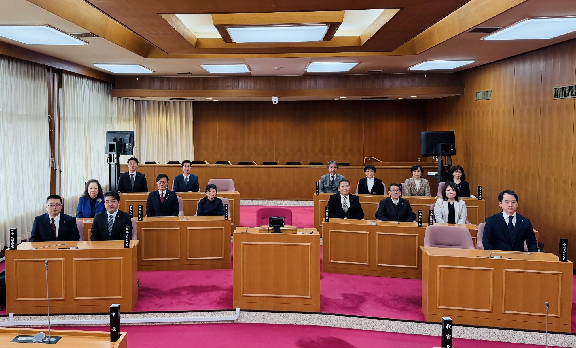 市議会の様子の写真