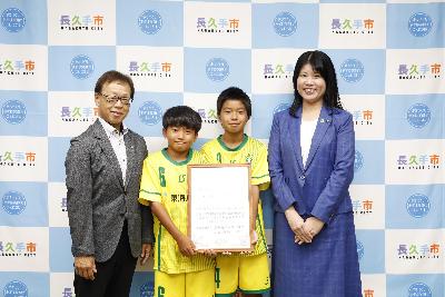 JFAバーモントカップ第35回全日本U-12フットサル選手が表敬訪問に来てくださりました。