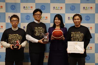 全日本社会人O-50バスケットボール選手権大会優勝報告にお越しいただきました