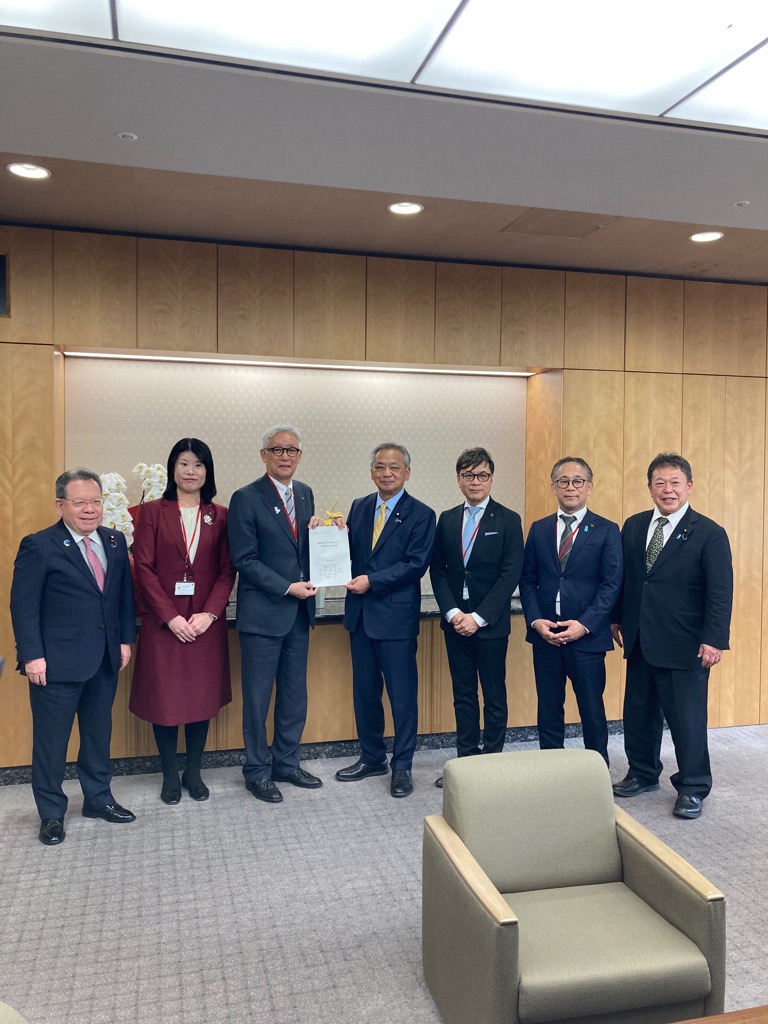 普通交付税不交付団体における財源充実に関する要望活動に参加しました。